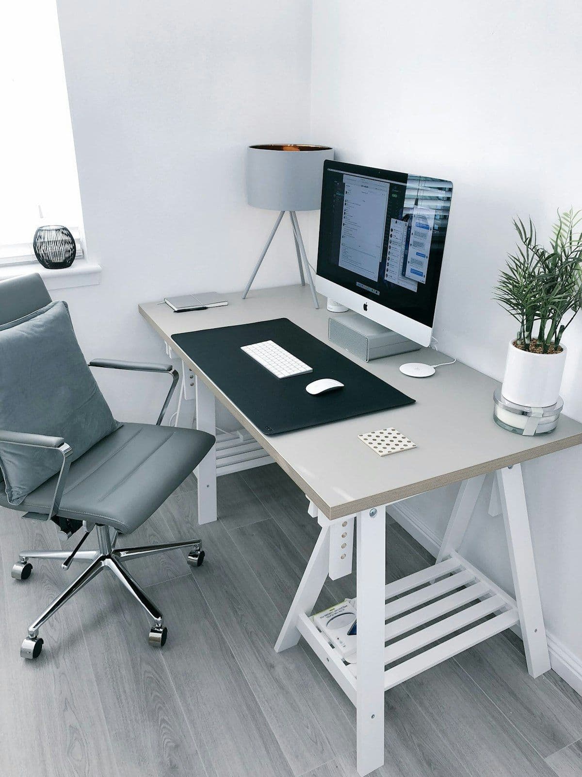 Executive Desk Pro
